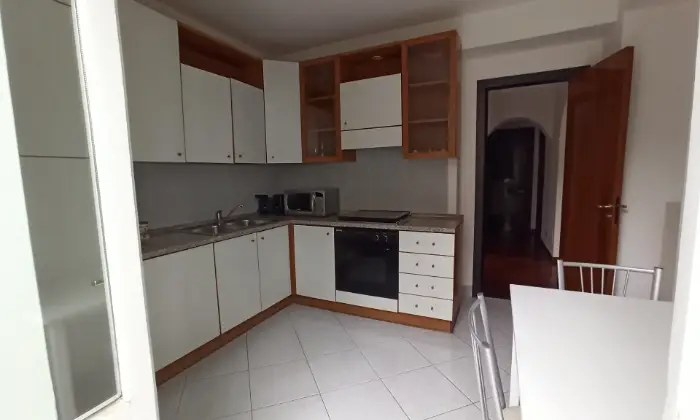 Rexer-Lecco-APPARTAMENTO-POSTI-LETTO-PER-STUDENTI-CUCINA