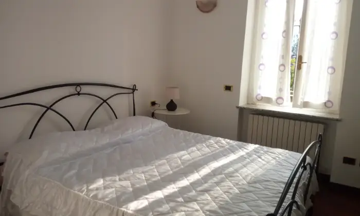 Rexer-Lecco-APPARTAMENTO-POSTI-LETTO-PER-STUDENTI-CAMERA-DA-LETTO
