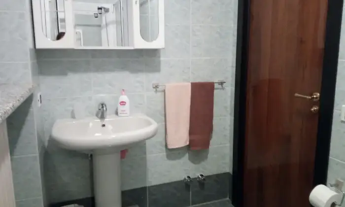 Rexer-Lecco-APPARTAMENTO-POSTI-LETTO-PER-STUDENTI-BAGNO