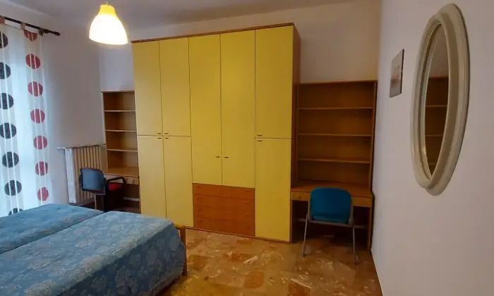 Rexer-Bra-Appartamento-per-studenti-con-camere-in-centro-Bra-CAMERA-DA-LETTO