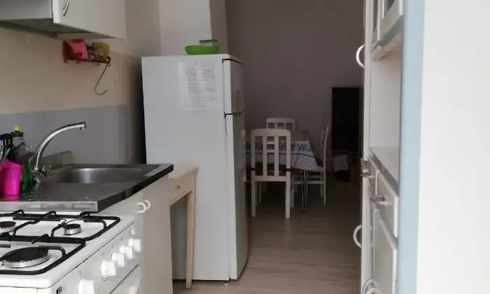 Rexer-Urbino-Affitto-camere-studenti-CUCINA