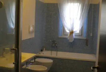 Rexer-Palermo-VICINISSIMO-UNIVERSITA-affitto-camere-in-appartamento-ristrutturato-BAGNO
