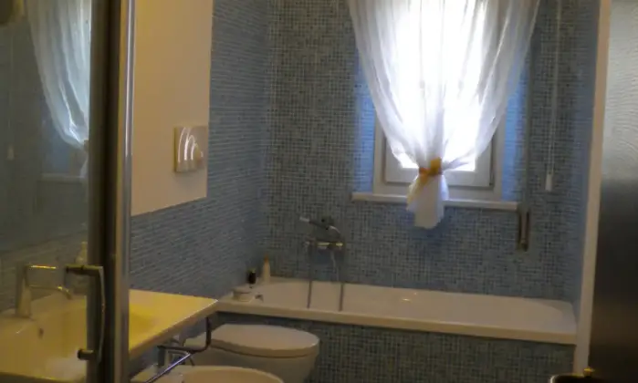 Rexer-Palermo-VICINISSIMO-UNIVERSITA-affitto-camere-in-appartamento-ristrutturato-BAGNO