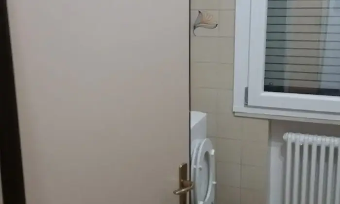 Rexer-Castelnovo-n-Monti-Ufficio-spese-comprese-BAGNO