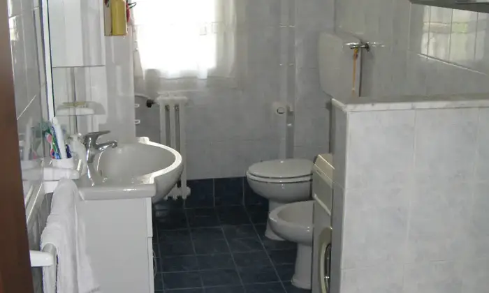 Rexer-Milano-Posto-letto-in-stanza-doppia-per-studentesse-BAGNO