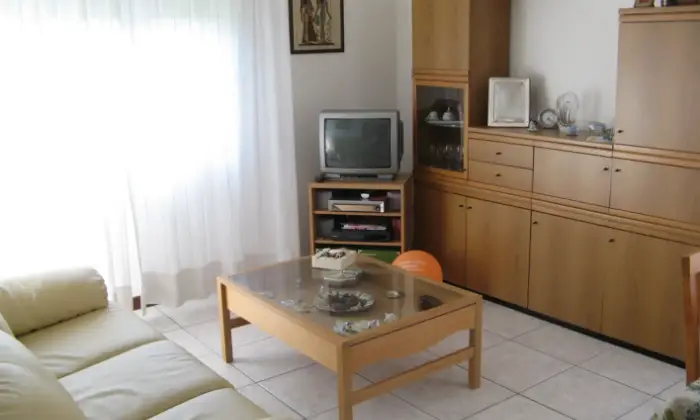 Rexer-Milano-Posto-letto-in-stanza-doppia-per-studentesse-SALONE