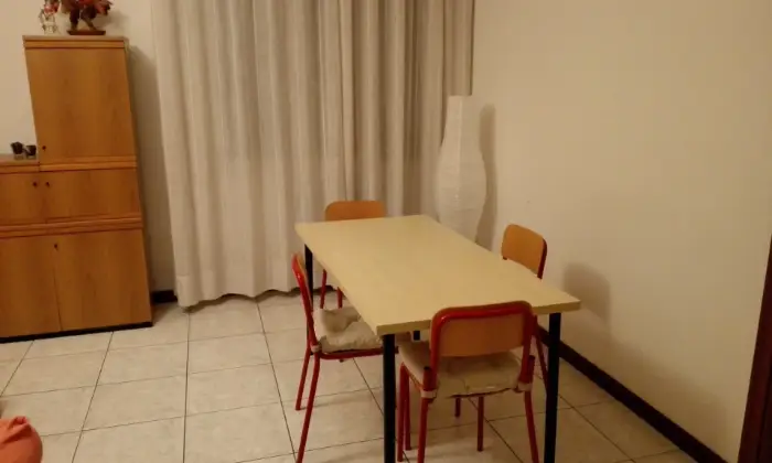 Rexer-Milano-Posto-letto-in-stanza-doppia-per-studentesse-SALONE