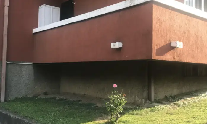 Rexer-Olginate-Appartamento-ristrutturato-arredato-a-basso-consumo-energetico-A-con-impianto-fotovoltaico-e-termodinamico-Balcone