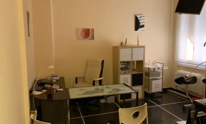 Rexer-Genova-AFFITTASI-STANZA-USO-UFFICIO-o-STUDIO-MEDICO-SALONE