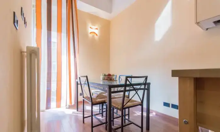 Rexer-Torino-Splendida-camera-singola-nel-centro-di-Torino-studentessa-CUCINA