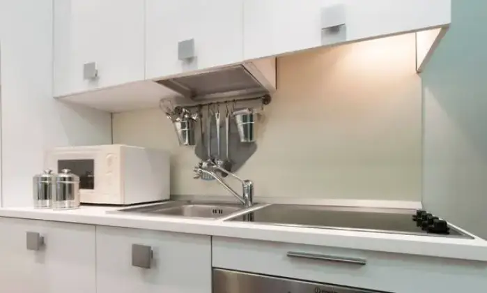 Rexer-Milano-Bilocale-via-Emilio-Cornalia-CUCINA