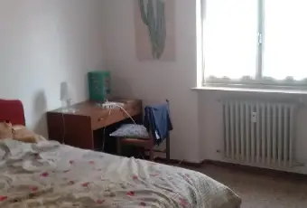 Rexer-Pavia-Con-tre-ampie-stanze-contratto-studenti-CAMERA-DA-LETTO
