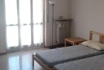 Rexer-Pavia-Con-tre-ampie-stanze-contratto-studenti-CAMERA-DA-LETTO