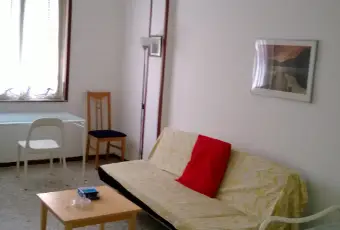Rexer-Pavia-Contratto-studenti-con-due-grandi-camere-indipendenti-vicino-policlinico-e-facolta-scientifiche-CAMERA-DA-LETTO