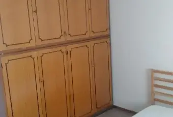 Rexer-Pavia-Con-tre-grandi-stanze-arredato-per-studenti-libero-subito-CAMERA-DA-LETTO