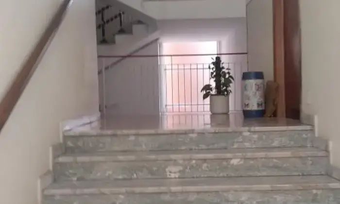 Rexer-Pavia-Con-tre-grandi-stanze-arredato-per-studenti-libero-subito-ALTRO