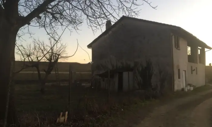 Rexer-Pieve-Porto-Morone-Propriet-rustica-in-vendita-in-via-Emilia-ALTRO