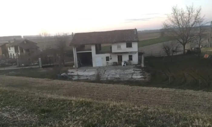 Rexer-Pieve-Porto-Morone-Propriet-rustica-in-vendita-in-via-Emilia-ALTRO
