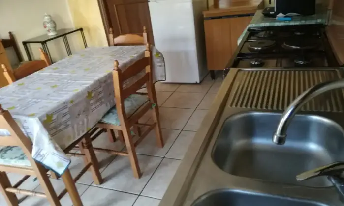 Rexer-Rende-APPARTAMENTO-cucina-due-stanze-da-letto-ideale-per-CoppiaFamiglia-con-figlio-o-Studenti-universitario-CUCINA