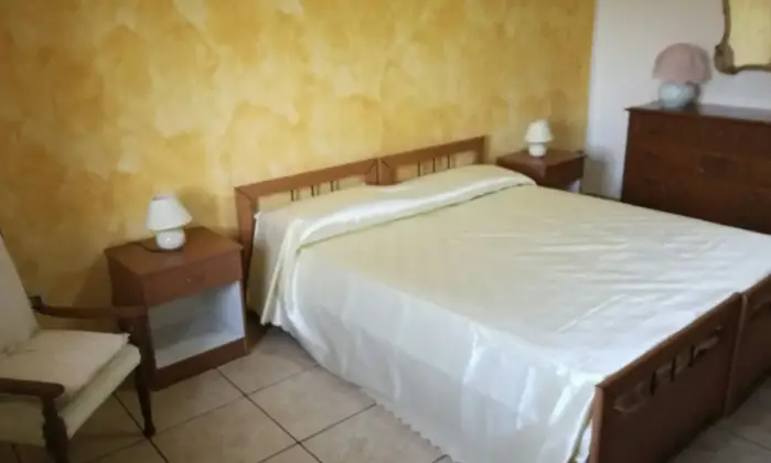 Rexer-Rende-APPARTAMENTO-cucina-due-stanze-da-letto-ideale-per-CoppiaFamiglia-con-figlio-o-Studenti-universitario-CAMERA-DA-LETTO