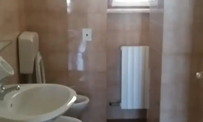 Rexer-Tricase-Affittasi-casa-per-studenti-vicino-ospedale-tricase-BAGNO
