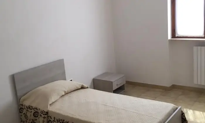 Rexer-Tricase-Affittasi-casa-per-studenti-vicino-ospedale-tricase-CAMERA-DA-LETTO