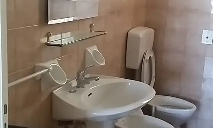 Rexer-Tricase-Affittasi-casa-per-studenti-vicino-ospedale-tricase-BAGNO