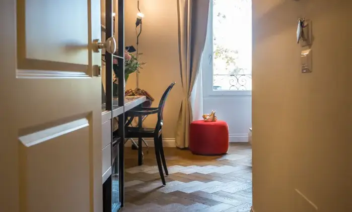 Rexer-Roma-Suite-Trastevere-in-Palazzo-depoca-fronte-fiume-CAMERA-DA-LETTO