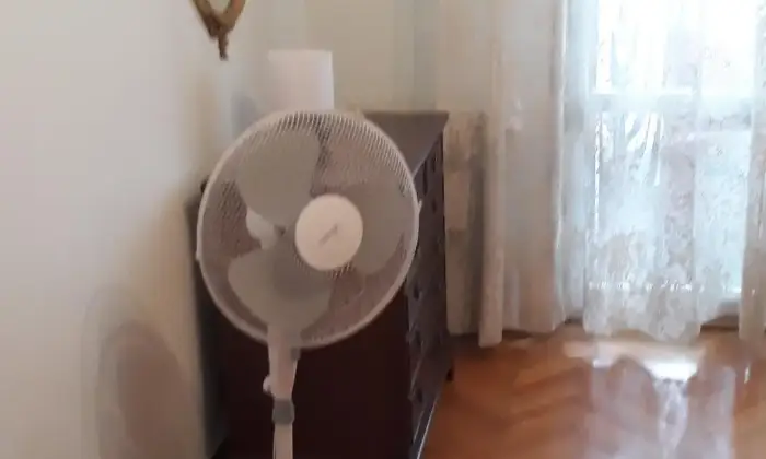 Rexer-Venezia-Affittasi-intero-appartamento-grande-per-studenti-o-lavoratori-CAMERA-DA-LETTO