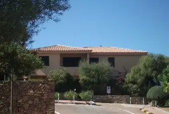 Rexer-Golfo-Aranci-Trilocale-in-residence-GIARDINO