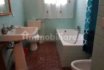 Rexer-Bari-Fitto-Stanza-o-posto-letto-in-centro-a-Bari-BAGNO