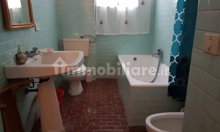 Rexer-Bari-Fitto-Stanza-o-posto-letto-in-centro-a-Bari-BAGNO