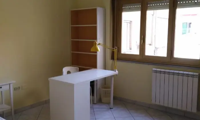 Rexer-Napoli-Stanze-studenti-Fuorigrotta-CAMERA-DA-LETTO
