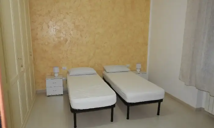 Rexer-Firenze-Posto-letto-SOLO-ragazze-ALTRO
