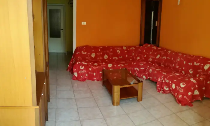 Rexer-Cagliari-Appartamento-per-studentesse-CAMERA-DA-LETTO