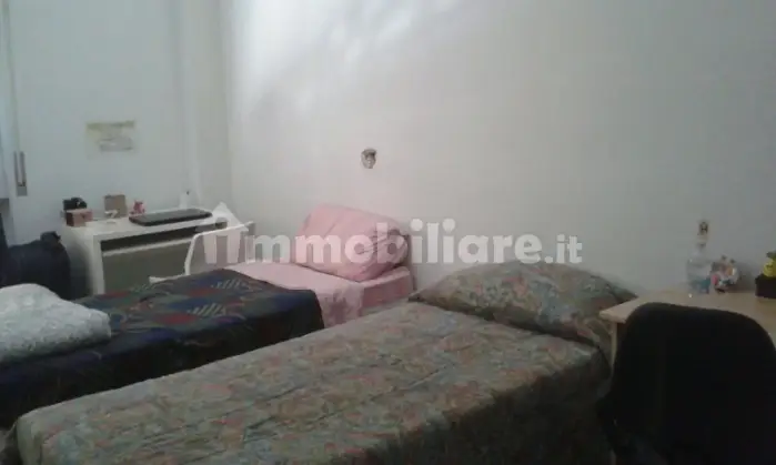 Rexer-Firenze-Fittasi-posto-leto-BAGNO