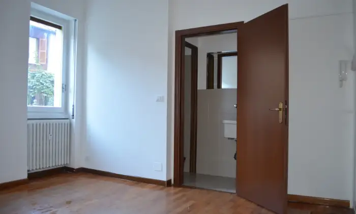 Rexer-Milano-Privato-affitta-locale-servizi-esclusivamente-uso-UFFICIO-m-Viale-Monte-Ceneri-zona-Certosa-ALTRO