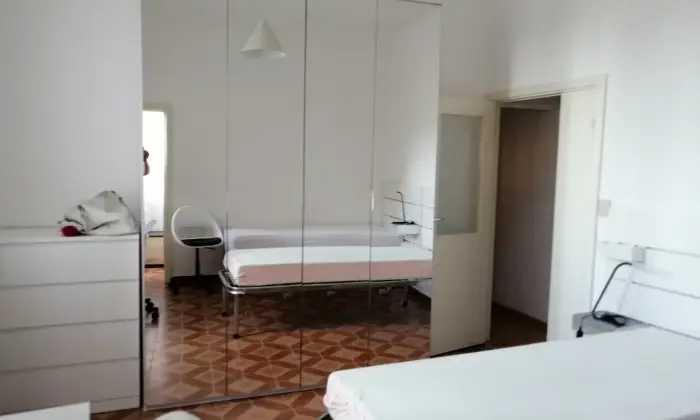 Rexer-Urbino-Stanze-doppie-in-bellissimo-appartamento-CAMERA-DA-LETTO