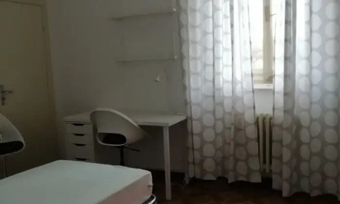 Rexer-Urbino-Due-stanze-singoledoppie-in-centro-storico-CAMERA-DA-LETTO
