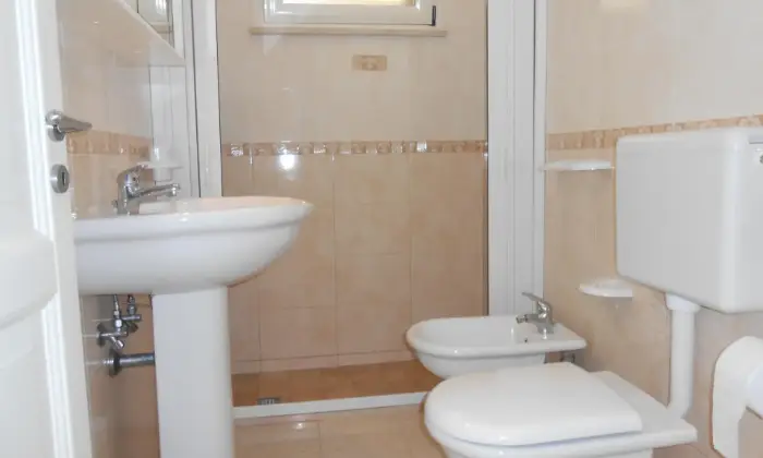 Rexer-Castrignano-del-Capo-CASA-SASHA-nel-centro-di-Santa-Maria-di-Leuca-BAGNO