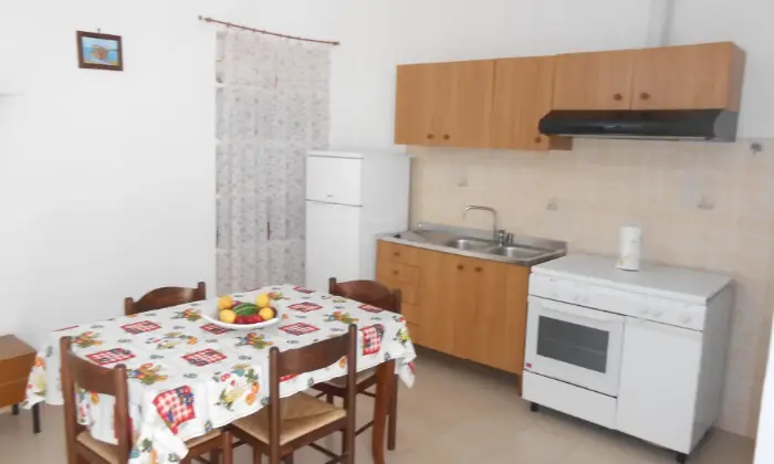 Rexer-Castrignano-del-Capo-CASA-SASHA-nel-centro-di-Santa-Maria-di-Leuca-CUCINA