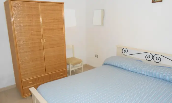 Rexer-Castrignano-del-Capo-CASA-SASHA-nel-centro-di-Santa-Maria-di-Leuca-CAMERA-DA-LETTO
