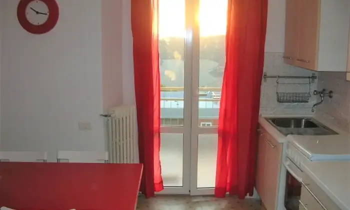 Rexer-Urbino-AFFITTO-CAMERA-SINGOLA-A-RAGAZZA-CAMERA-DA-LETTO