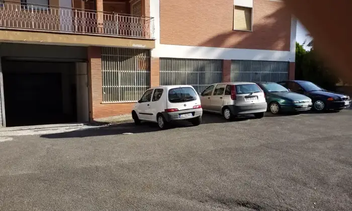 Rexer-Colleferro-Disponibile-subito-locale-per-uso-magazzino-mq-centralissimo-possibilita-di-soppalc