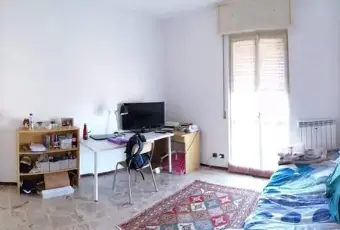 Rexer-Pavia-Con-due-grandi-stanze-fermata-linea-tre-antistante-CAMERA-DA-LETTO