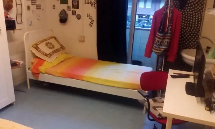 Rexer-Roma-Posti-letto-in-doppia-o-uso-singola-CAMERA-DA-LETTO