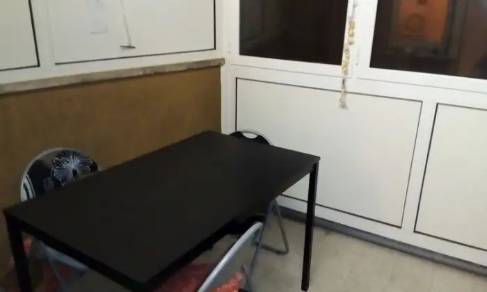 Rexer-Roma-Posti-letto-in-doppia-o-uso-singola-CUCINA