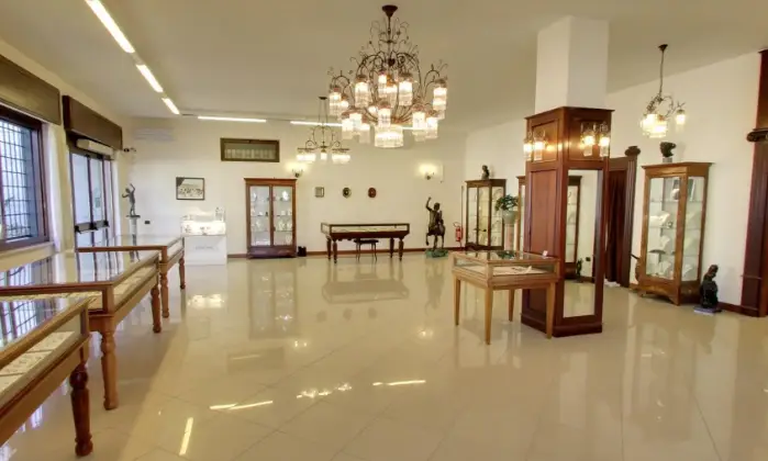 Rexer-Torre-del-Greco-Prestigioso-locale-commerciale-ALTRO