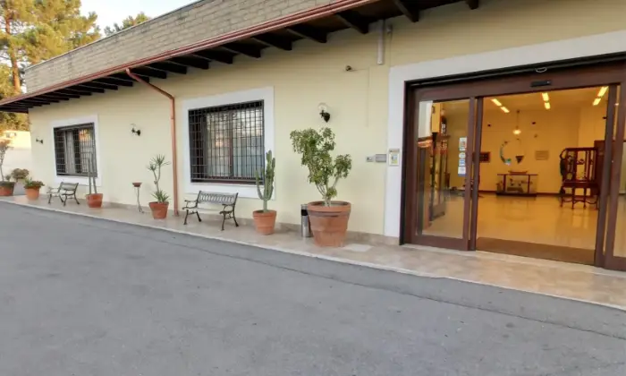 Rexer-Torre-del-Greco-Prestigioso-locale-commerciale-ALTRO