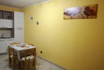 Rexer-Trecate-SI-AFFITTA-STANZA-SINGOLA-in-appartamento-TRILOCALE-CUCINA